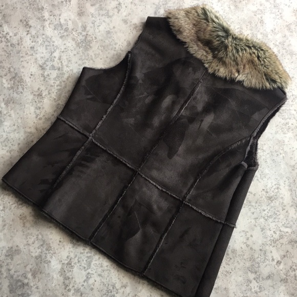 Tribal Faux Fur Vest - Picture 6 of 6